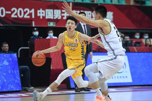 广厦动荡一季就这样结束 休赛期考验球队管理层