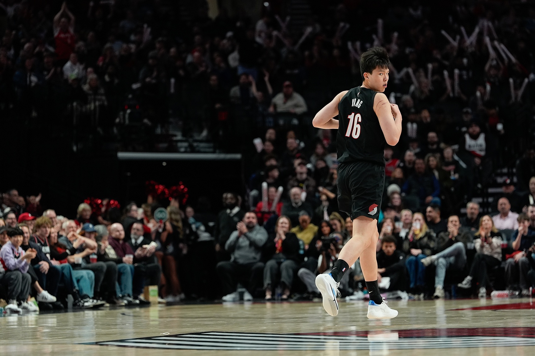 pp电子试玩-准备回去打混音季后赛吧…杨瀚森本场被DNP 赛季第20次被DNP